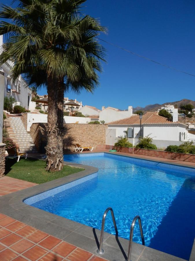 Beach Villa ,Nerja, Seaview, Pool, 3 Bedrooms, Huge Terrace And Garden Экстерьер фото