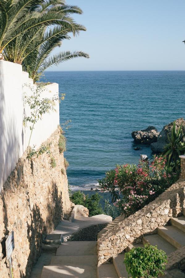 Beach Villa ,Nerja, Seaview, Pool, 3 Bedrooms, Huge Terrace And Garden Экстерьер фото