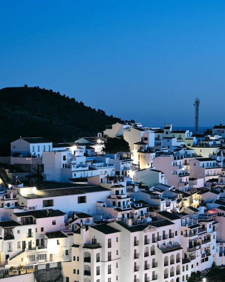 Beach Villa ,Nerja, Seaview, Pool, 3 Bedrooms, Huge Terrace And Garden Экстерьер фото